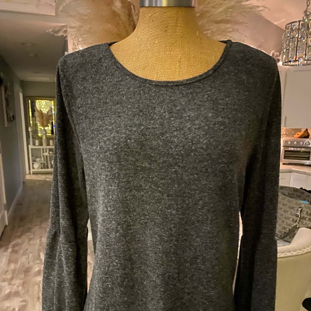 Soft bell sleeve grey top